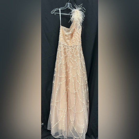 Mac Duggal 20389 NWOT Embellished One Shoulder A Line Gown - Picture 5 of 6